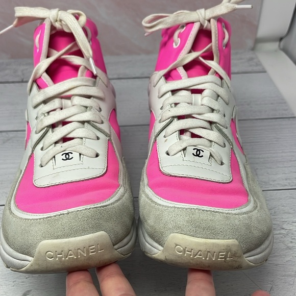 Chanel Suede High Top Sneakers in Pink G33726 38 S52 - Picture 4 of 14